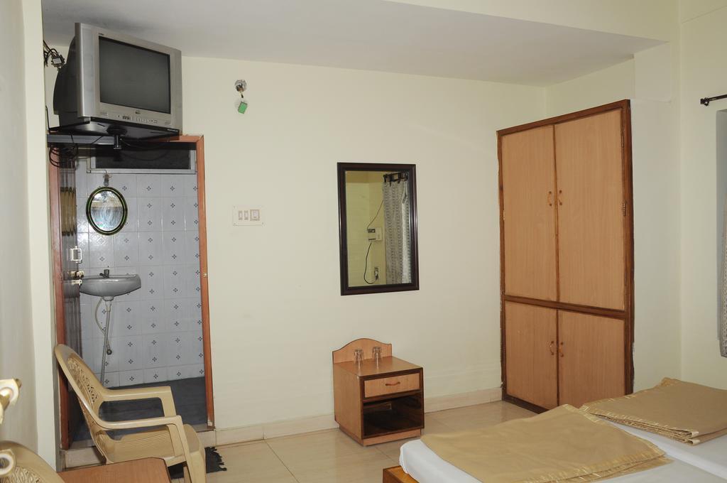 Hotel Agarala Residency Тирупати Номер фото